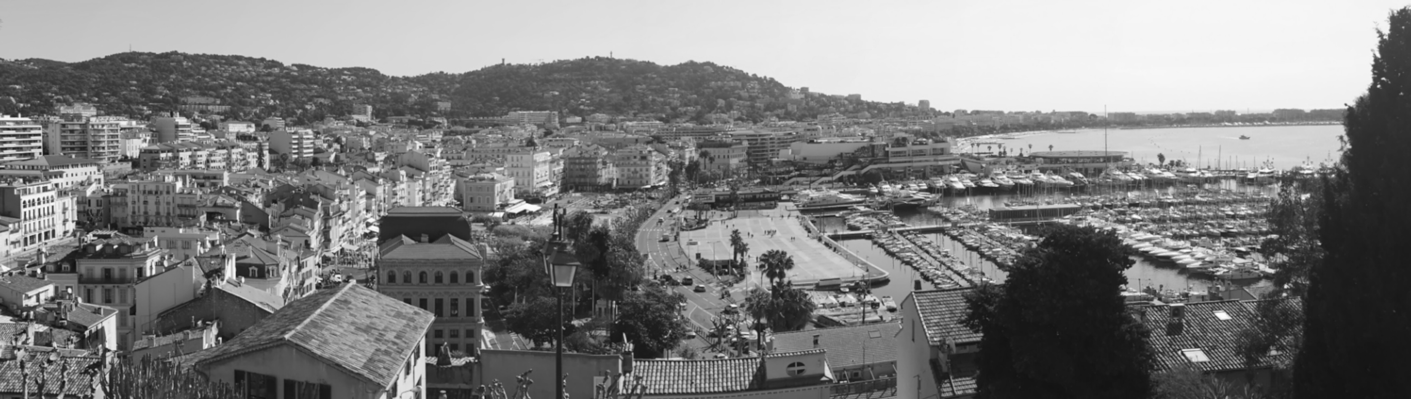 Vue sur le Suquet à Cannes